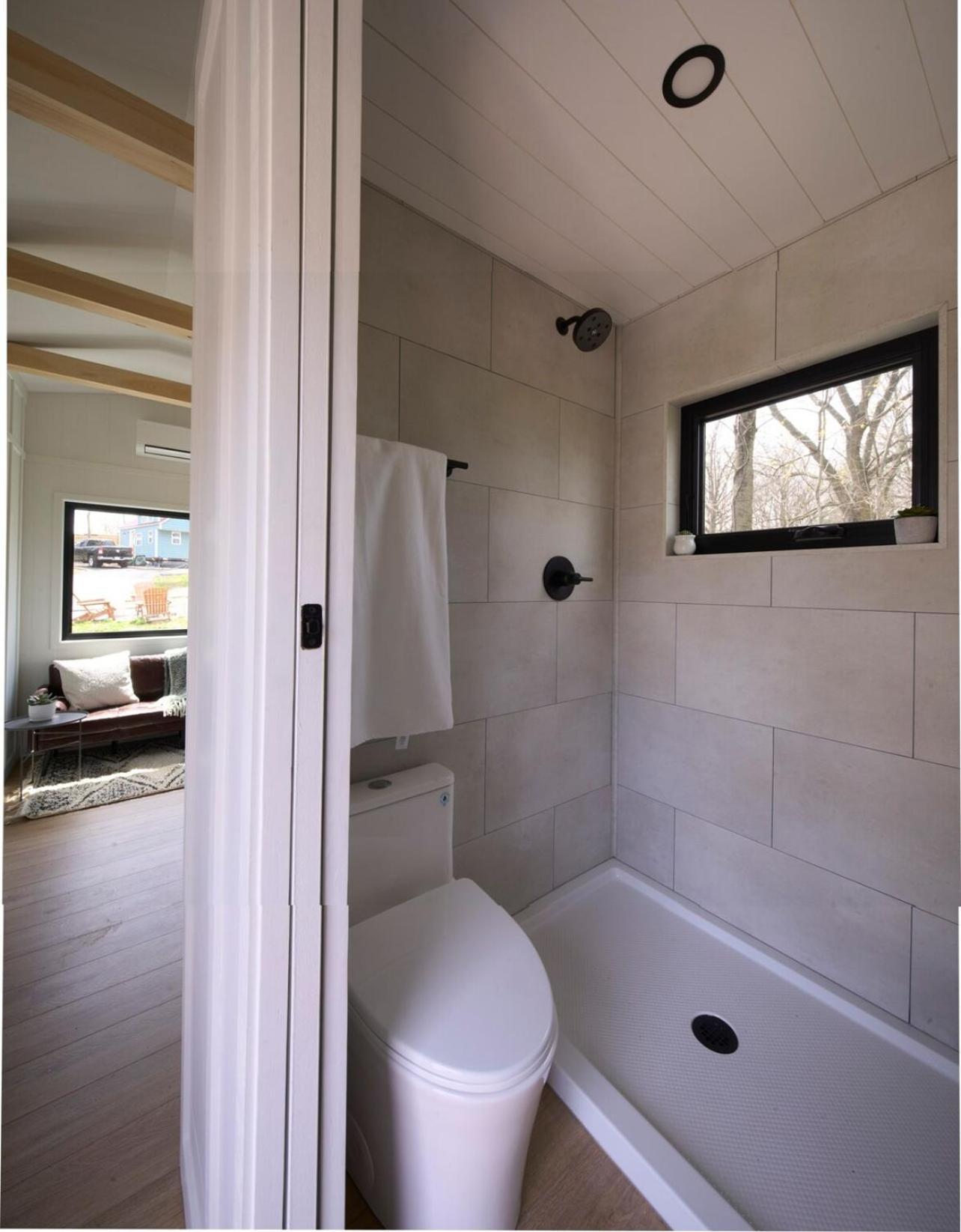 The Endeavor Tiny Home! Elizabethtown Exterior photo